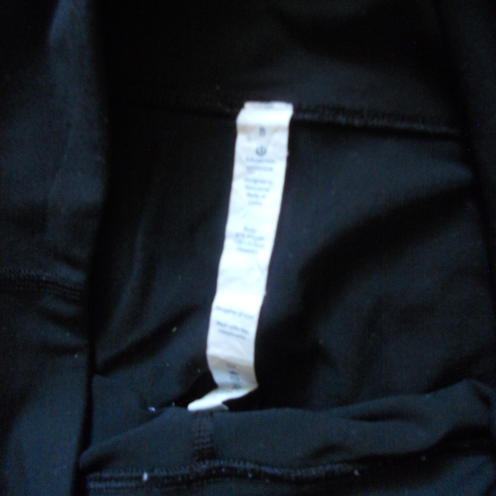 Lululemon Solid Black Crop Workout Pant 8 106259 - image 5